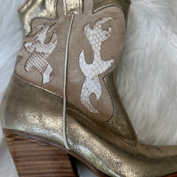 Women Lunar Cowboy Boot -Gold Metallic Snake Print size 6 - Picture 6 of 15